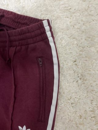 ¡¡CHOLLO!! Talla XS Pantalón Adidas Burdeos Trebol