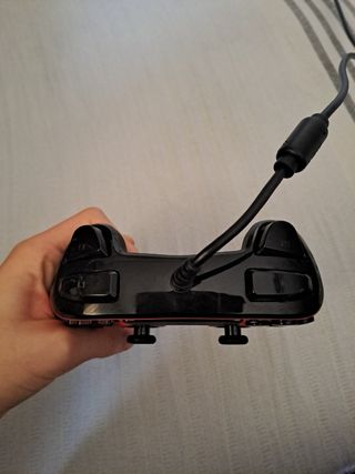 Mando PS4 Rojo tiene dos meses  paro me han regala