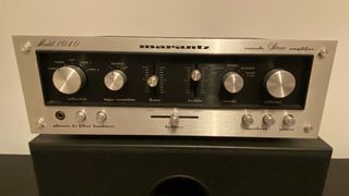 Amplificador HiFi Marantz Modelo 1040 
