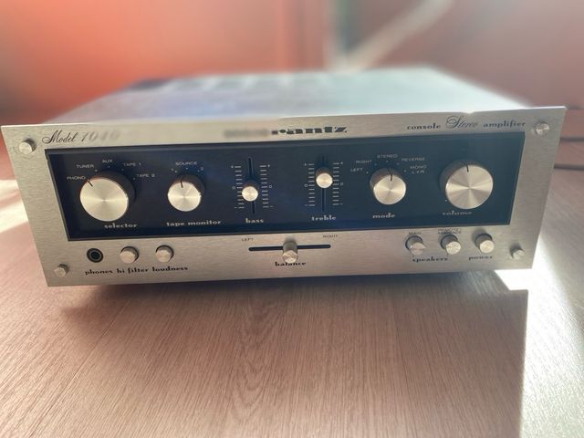 Amplificador HiFi Marantz Modelo 1040  