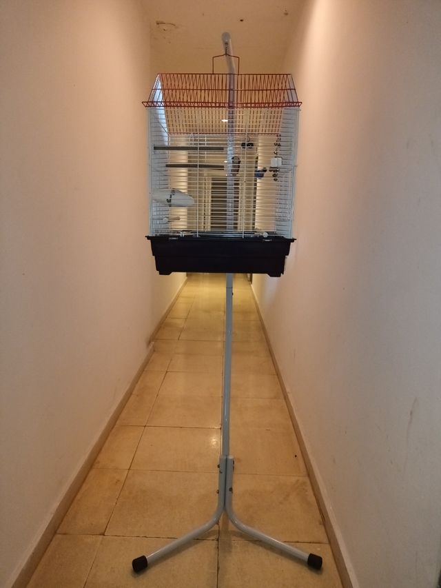 Jaula para pájaros con soporte