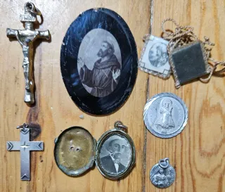 Medallas y cruces vintage