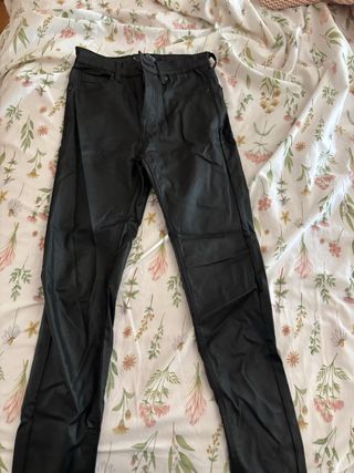 Skinny Jeans Negros estilo cuero 