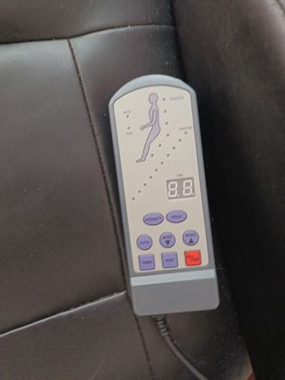 Sillón relax de piel con reposapiés