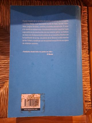 Los pilares de la Tierra (Best Seller) (Spanish...