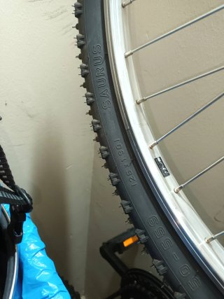 Bicicleta de montaña negra