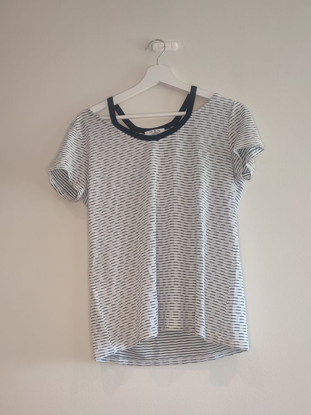 Blusa MSM blanca con rayas azules – Talla M