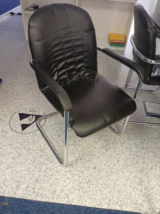 Regalo Mesa de oficina y 2 sillas