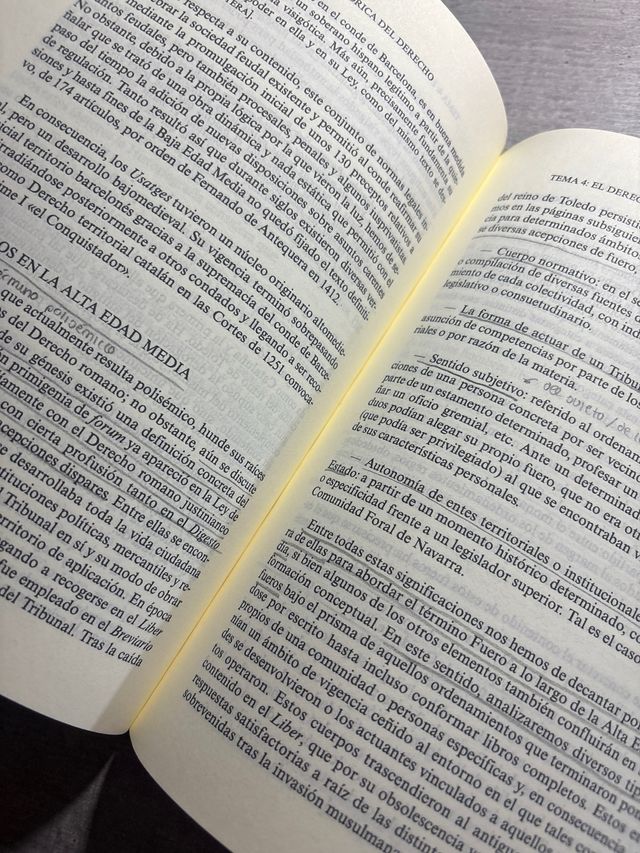 Formación histórica del Derecho: Del primitivis...