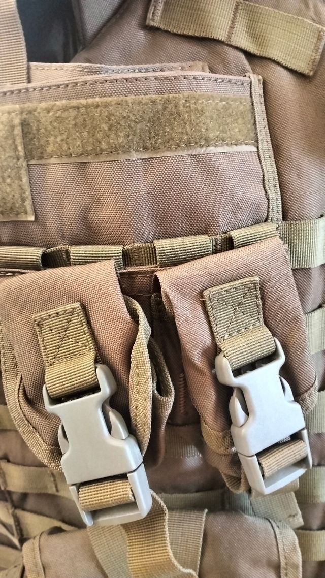 Chaleco táctico anti proyectiles color caqui