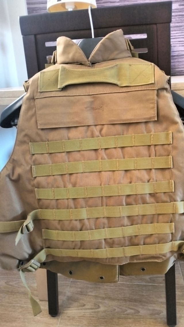 Chaleco táctico anti proyectiles color caqui