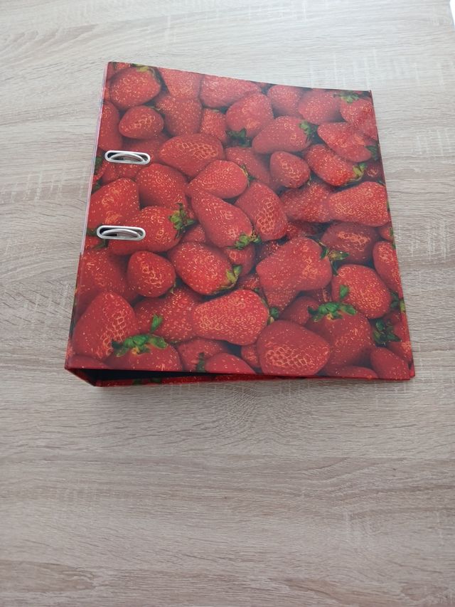 Fichero con diseño de fresas