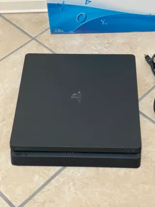 Playstation 4 Slim 