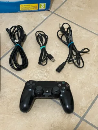 Playstation 4 Slim 