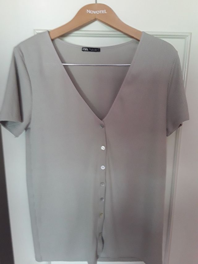 Lote 4 Tops Zara Mujer 1 Blanco, 2 Beige y 1 Negro