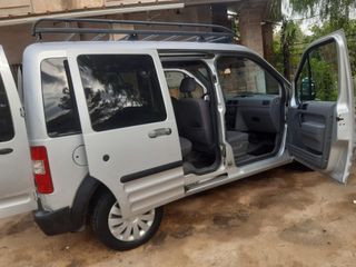 Ford Grand Tourneo Connect 2005