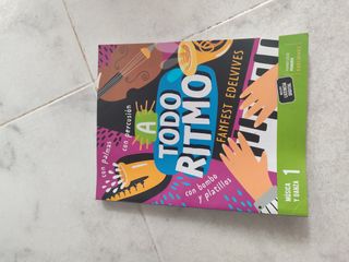 Lote libros de texto inglés y música 1° primaria