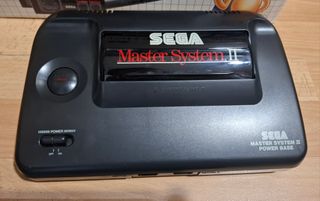 SEGA Master System II con Alex Kidd