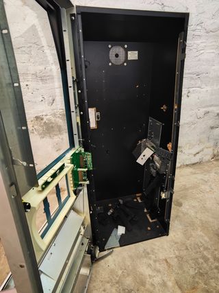 Mueble de tragaperras con frontal R. Franco