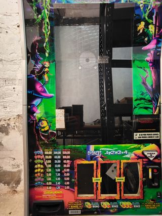 Mueble de tragaperras con frontal R. Franco