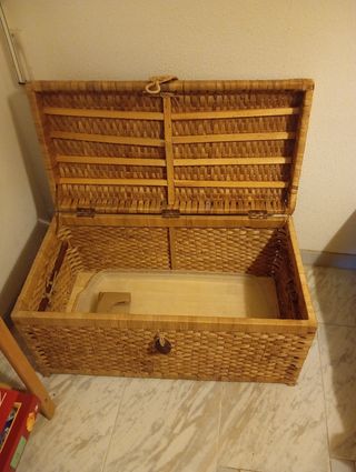 Arcón/Baúl de mimbre.