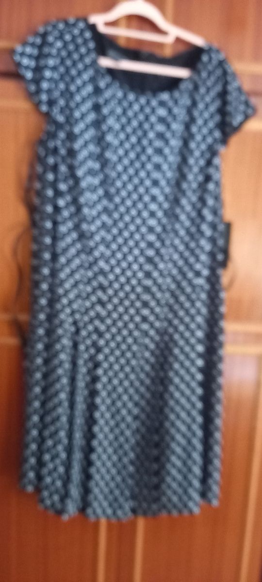 Vestido estampado lunares esta todo forrado es m