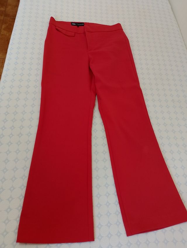 Pantalón recto Zara rojo Talla XS