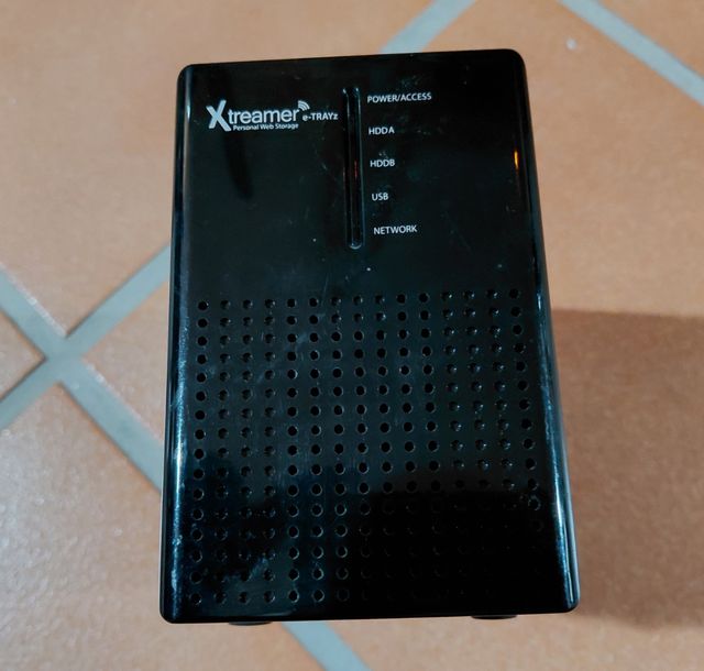 Xtreamer e-TRAYz NAS Servidor Web 4TB