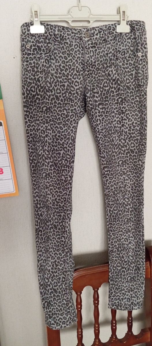 Pantalones con estampado de leopardo