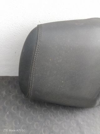 Sella Piaggio Carnaby Cruiser 300 con danni