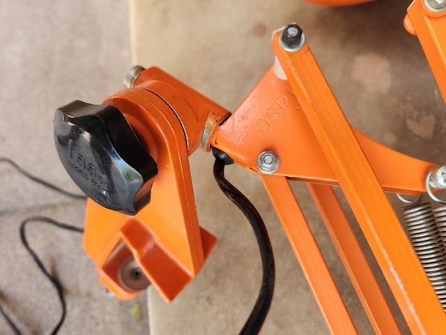 Lampada da tavolo vintage arancione Phase.