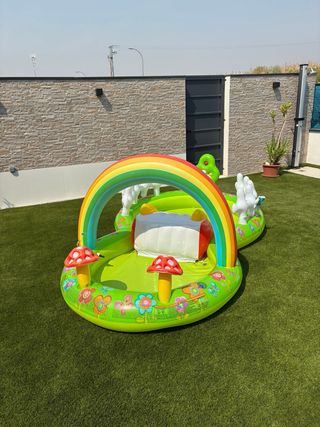 Piscina Infantil Intex con Arcoíris y Tobogán