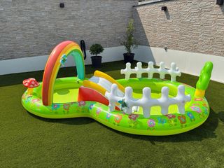 Piscina Infantil Intex con Arcoíris y Tobogán