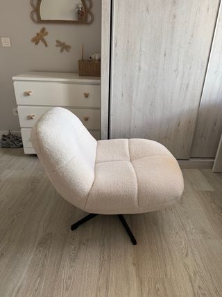 Sillón de borrego beige a estrenar