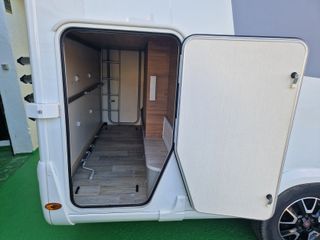 Pilote P696D