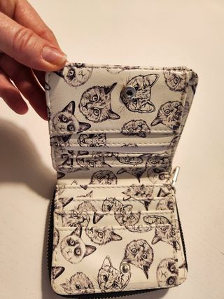 Cartera con estampado de gatos