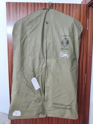 Traje de bonito militar Ejército Tierra verde