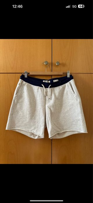 Pantalón corto Pull&Bear gris