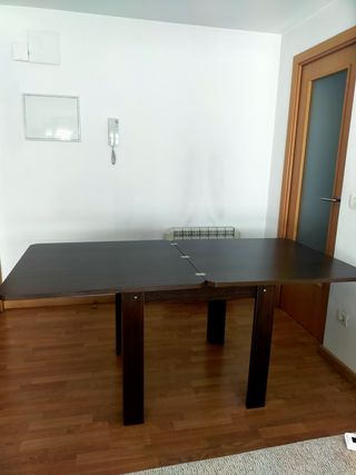 MESA EN PERFECTO ESTADO DE COMEDOR, EXTENSIBLE