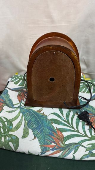 Radio de madera antigua