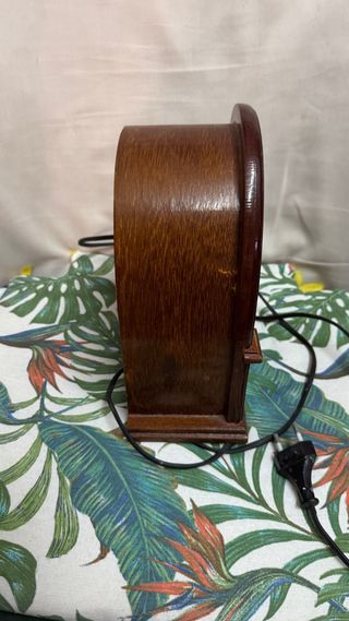Radio de madera antigua