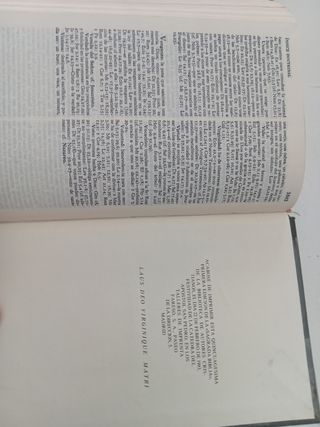 Sagrada Biblia.