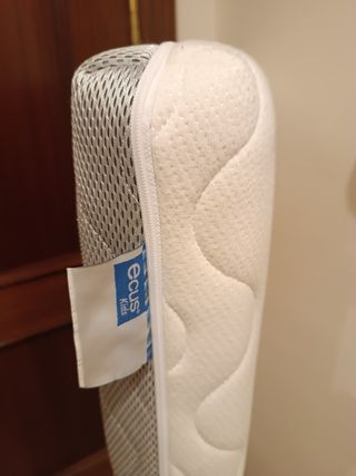 Cuna y colchón