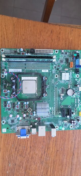 Placa Base AMD + Athlon II X2 220 + 4GB RAM