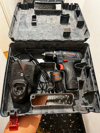 Atornillador Bosch GSR 10,8-2-LI  con 2 Baterías