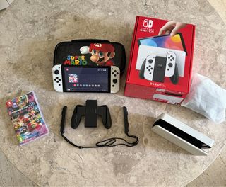 Nintendo Switch OLED Blanca + Mario Kart 8 Deluxe