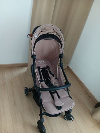 Carrito de bebé ligero y plegable. Hamilton
