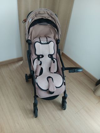 Carrito de bebé ligero y plegable. Hamilton