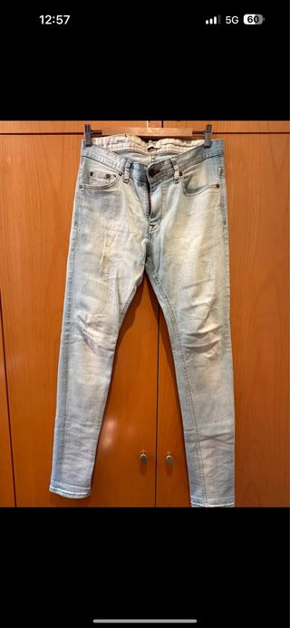 Pantalones vaqueros Pull&Bear desgastados
