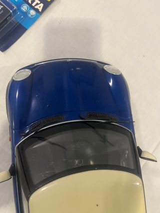 Mini teledirigido azul y crema